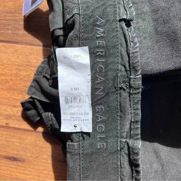 NWT AE Paperbag Denim Mom Short, high rise, Onyx Black, Size 0 - Picture 5 of 6